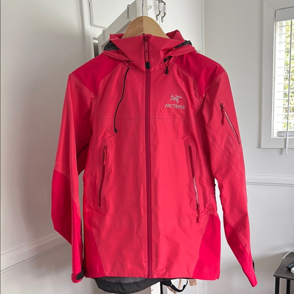 Arcteryx Women's Theta AR Jacket Small, Pink Guava